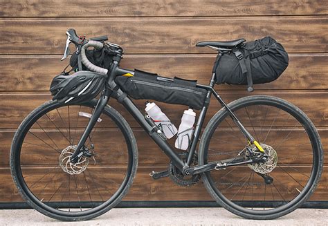 equipaggiamento bici gravel per viaggio