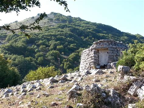 Foto di un tratto del sentiero CAI 960 sui Monti Aurunci