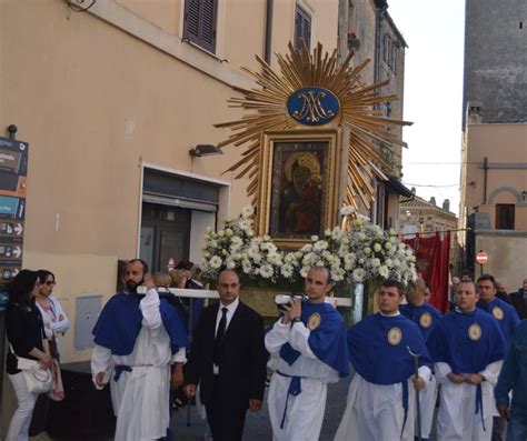 Foto storica dell'incoronazione dell'icona della Madonna di Valverde a Tarquinia