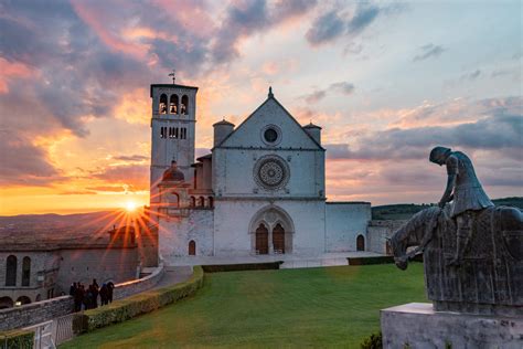 Facciata dell'Hotel Monastero Sant'Andrea con vista sulla Basilica di San Francesco