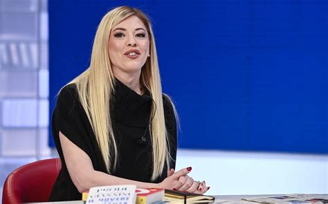 Infografica: le principali accuse a Maria Rosaria Boccia