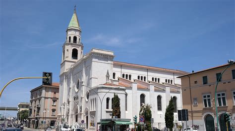 Facciata della Cattedrale di San Cetteo a Pescara