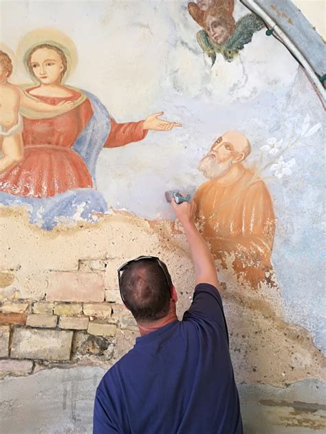 Affresco raffigurante San Giovanni Crisostomo che predica