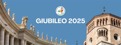 Santuario di Pompei con il logo del Giubileo Ordinario 2025