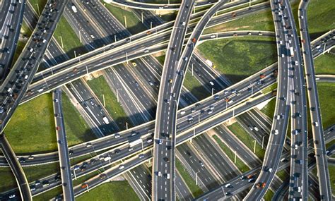 Infrastrutture stradali e paesaggi rurali rumeni