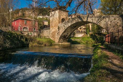 Vista panoramica di Subiaco con il fiume Aniene e il Ponte di San Francesco