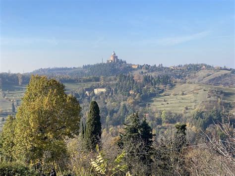 Panorama suggestivo dai Colli Bolognesi con l'Eremo di Ronzano in primo piano