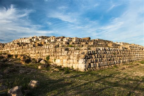 Rovine del Santuario dell'Ara della Regina di Tarquinia