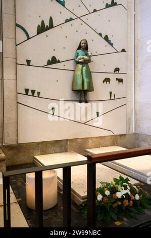 Rappresentazione artistica di Giacinta Marto in ospedale