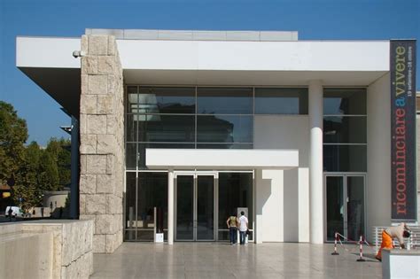 Vista esterna del Museo dell'Ara Pacis progettato da Richard Meier