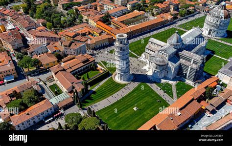 Veduta aerea o panoramica dell'Abbazia di San Nazzaro della Costa e del contesto circostante a Novara