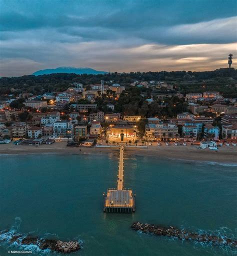 Foto aerea o panoramica di Francavilla al Mare con la chiesa di San Franco in evidenza