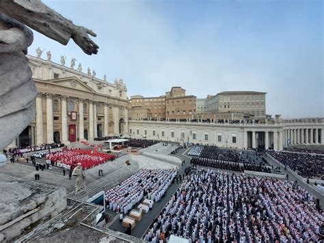 Piazza San Pietro durante la cerimonia di beatificazione di Giovanni Paolo II