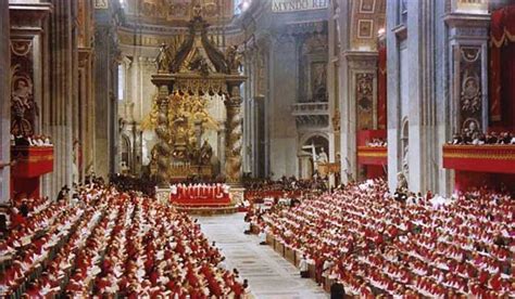 Immagine storica del Concilio Vaticano II o di una sessione conciliare che evidenzia la partecipazione universale della Chiesa.
