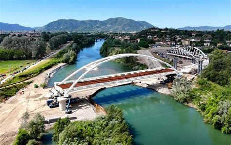 Foto del Ponte Internazionale sul fiume Minho, che collega Valença do Minho e Tui