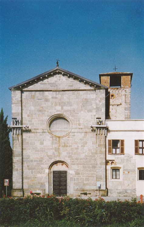 Veduta esterna della Chiesa Parrocchiale di Cicognara con il prospetto principale