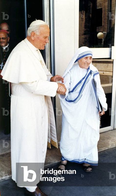 Rappresentazione artistica di Madre Teresa o Giovanni Paolo II