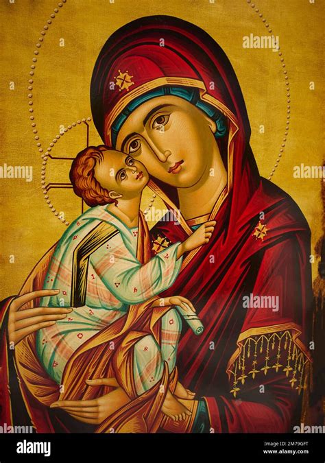 Icona dello Spirito Santo e un'immagine di Maria con Gesù bambino