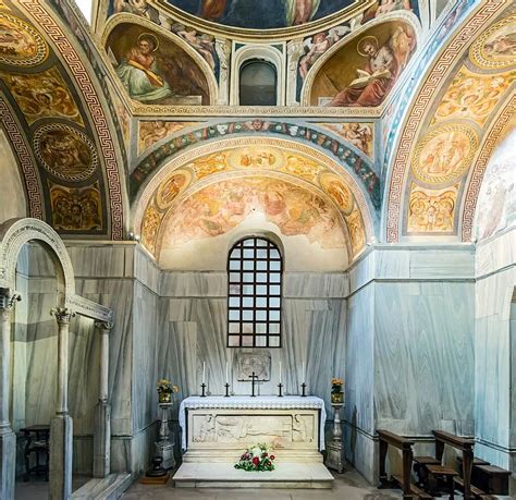 Raffigurazione del sarcofago di San Luca nella Basilica di Santa Giustina a Padova