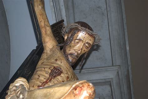 Crocifisso di Nicodemo di Oristano, esempio di crocifisso doloroso