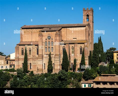 Veduta esterna della Basilica di Gallarate