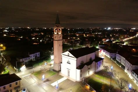 Veduta esterna della facciata della chiesa parrocchiale di Arsego