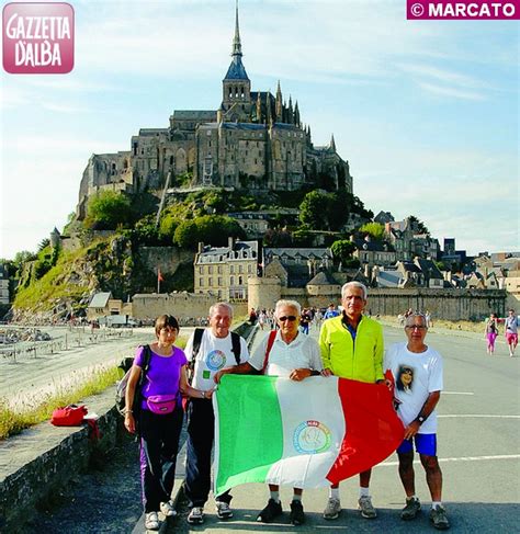Illustrazione storica di bambini pellegrini a Mont Saint Michel