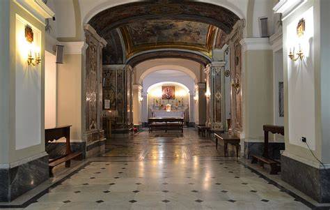 Facciata del Santuario di San Gaetano Thiene a Napoli
