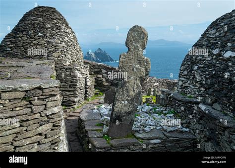 monastero di Skellig Michael in Irlanda su isola rocciosa