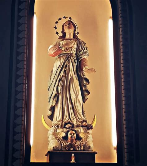 Foto della statua dell'Immacolata Concezione a Frattamaggiore