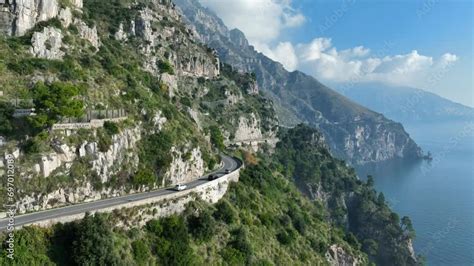 Foto panoramica di San Lorenzo Bellezzi o della strada verso le gole