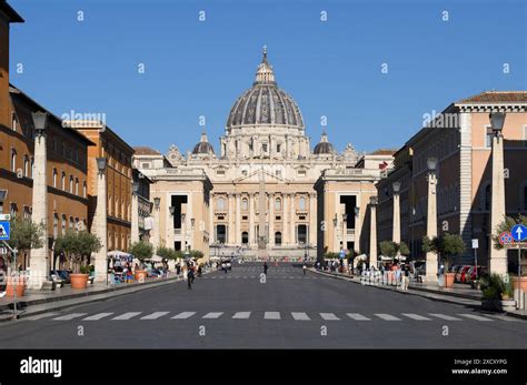 Schema del percorso del pellegrinaggio su via della Conciliazione verso la Basilica di San Pietro