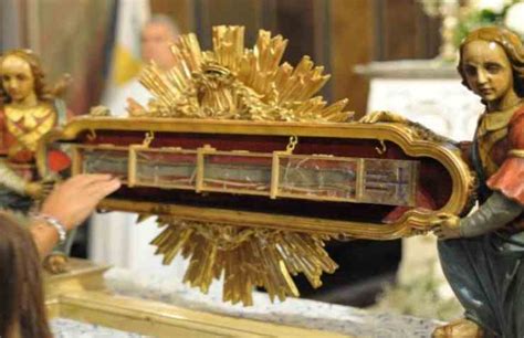 Foto storica o artistica della reliquia della Sacra Spada d'argento