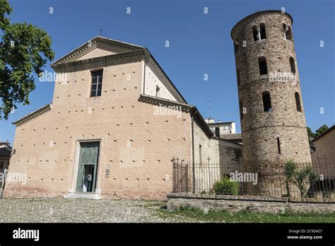 Vista esterna della Chiesa Parrocchiale di Pernate