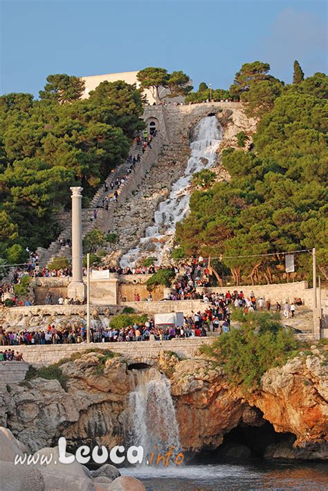 Veduta panoramica di Santa Maria di Leuca con la Cascata Monumentale sullo sfondo