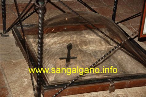 La spada conficcata nella roccia all'Eremo di Montesiepi