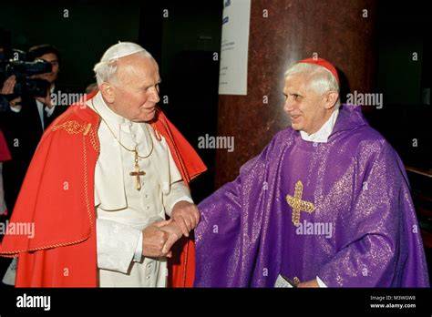 Foto di Cardinale Joseph Ratzinger con Papa Giovanni Paolo II