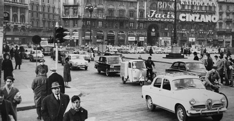 Foto d'archivio o storica relativa alla costruzione della chiesa negli anni '50 e '60