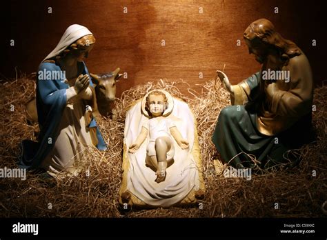 rappresentazione della Natività con Gesù bambino nella mangiatoia