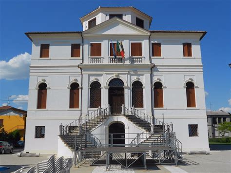 Foto della sede della comunità Emmaus presso Villa Colognesi a Fiesso Umbertiano