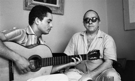Vinicius de Moraes e Baden Powell mentre compongono