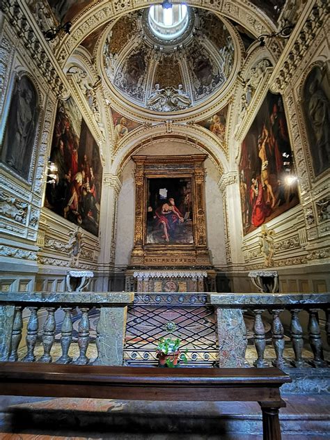 Dettaglio degli affreschi interni della chiesa di San Giorgio, Varese