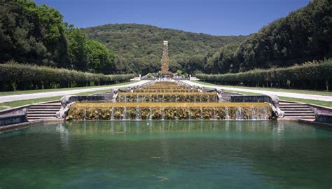 Veduta panoramica del parco di 10 ettari che circonda la struttura di Corte Francesco, ideale per ambientazioni all'aperto