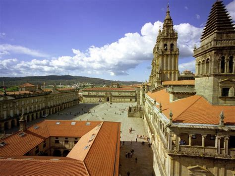 La Praza do Obradoiro con la Cattedrale di Santiago de Compostela in primo piano
