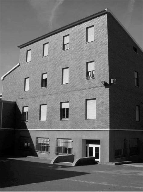 Foto storica di una delle prime scuole o asili nido delle Suore Francescane dei Sacri Cuori