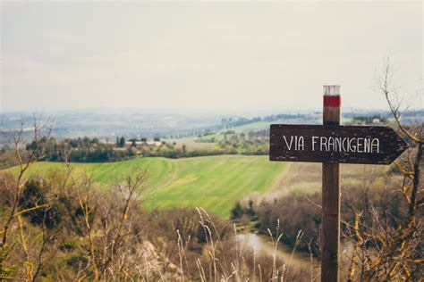 Antica Via Francigena con l'indicazione di Parma e della Chiesa di Santa Croce