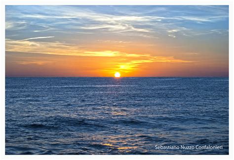 immagine simbolica alba con sole nascente