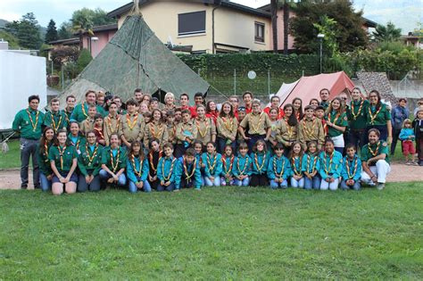Cronologia dell'evoluzione dell'uniforme scout nel corso dei decenni