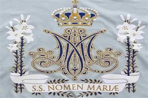 Un'immagine artistica o un'icona del Santissimo Nome di Maria, con decorazioni dorate e simboli celestiali