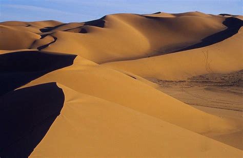 Rappresentazione del deserto come luogo di silenzio e riflessione